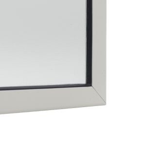 close up van voorzetraam met nylon glas